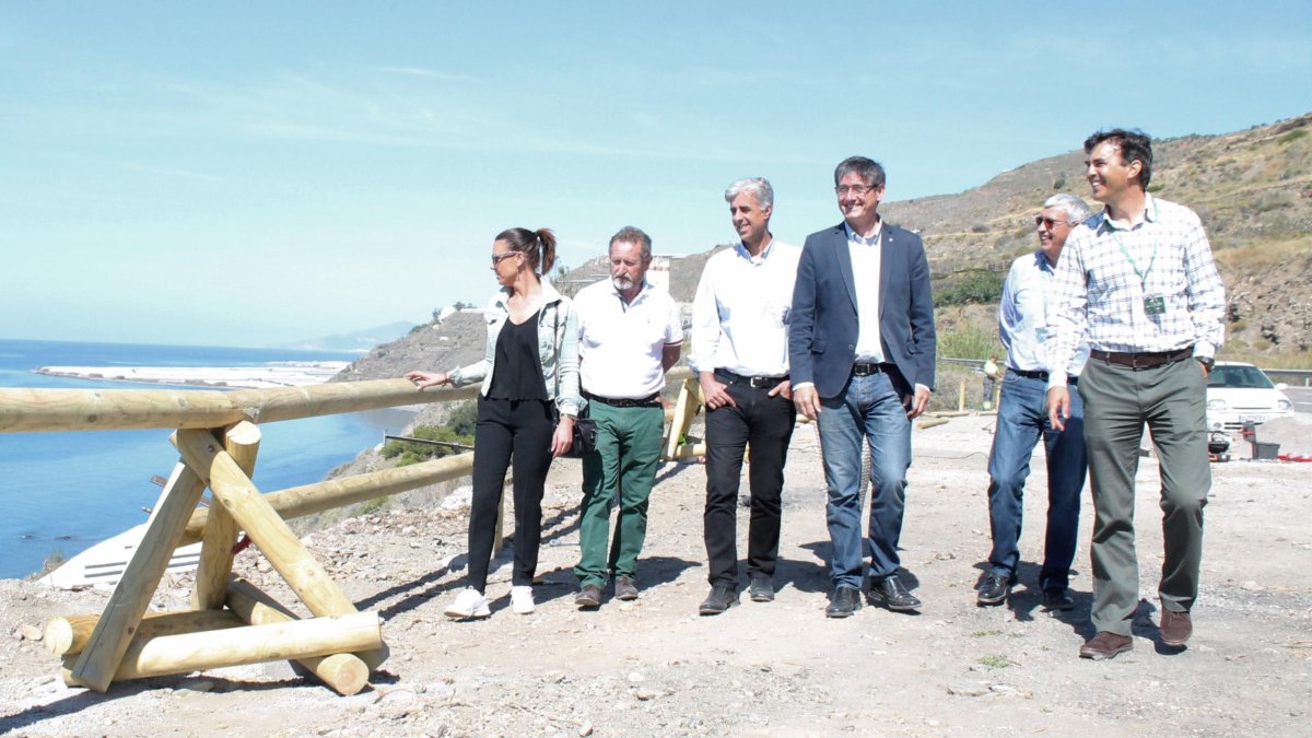 Visita del alcalde y varios concejales de Adra a las obras.