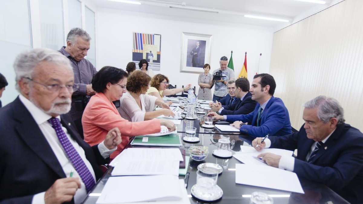 Imagen de la reunión celebrada hoy.