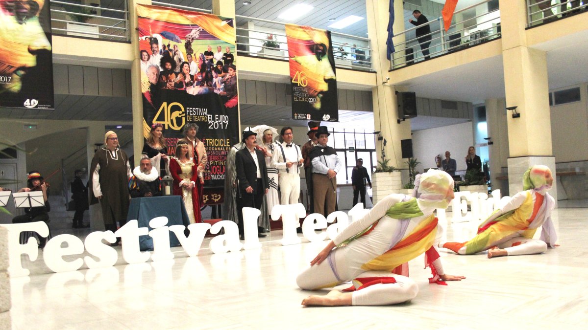 Presentación del 40 Festival de Teatro de El Ejido en el Ayuntamiento.