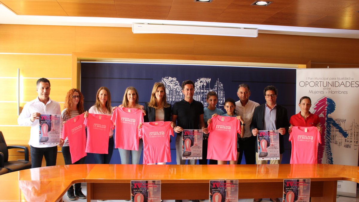 Presentación IV Carrera de la Mujer de El Ejido.