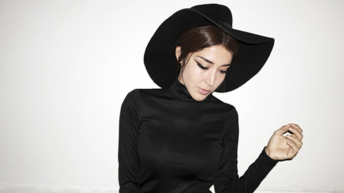 Anni B. Sweet en una foto promocional.