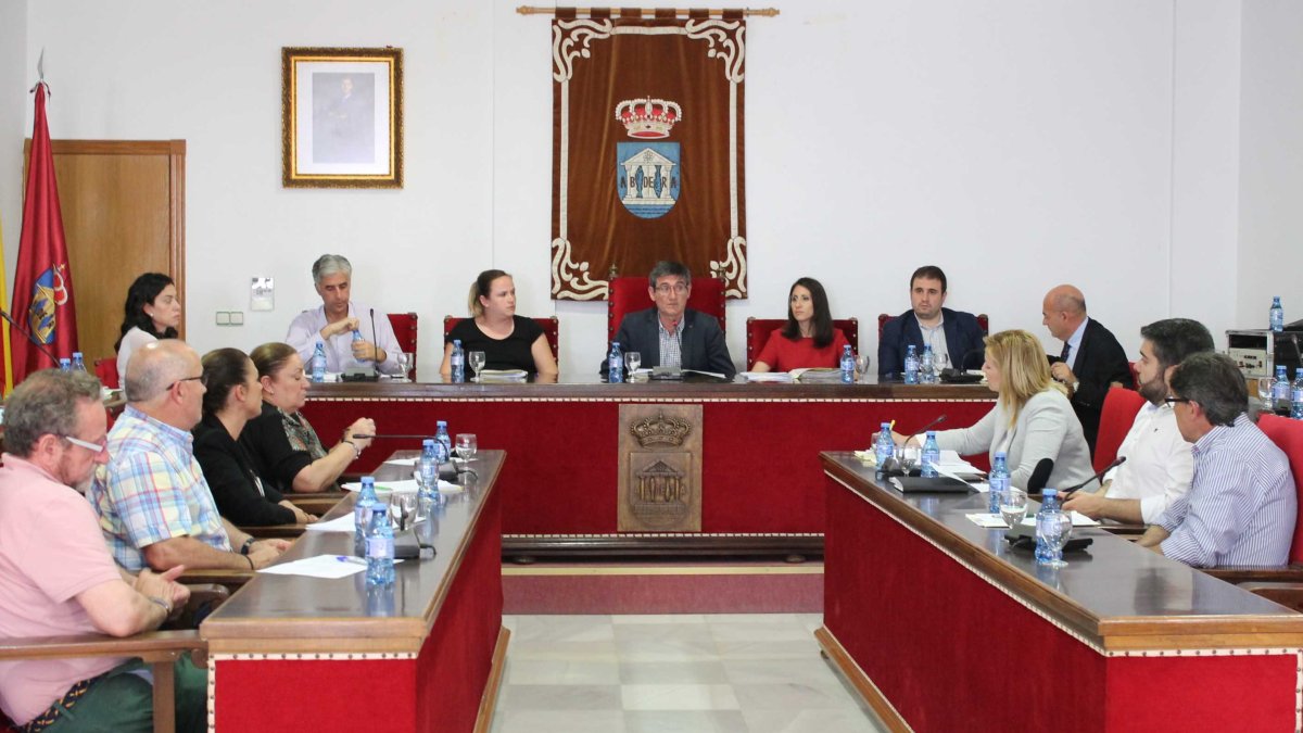 Concejales del ayuntamiento de Adra en la sesión plenaria celebrada este pasado jueves por la tarde.
