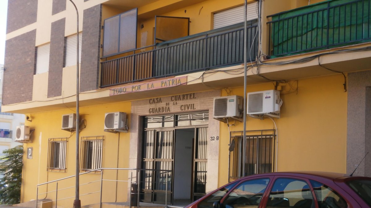 Imagen de la fachada de la casa cuartel de la Guardia Civil en Albox.