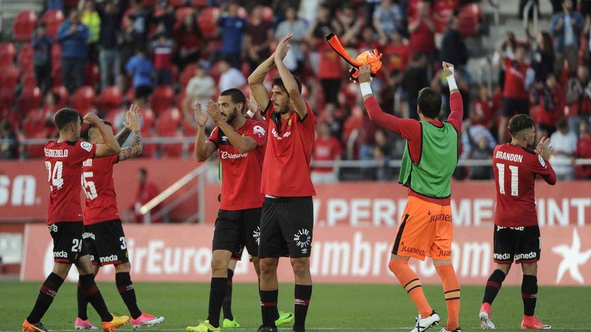 Los jugadores del Mallorca celebrando la victoria.