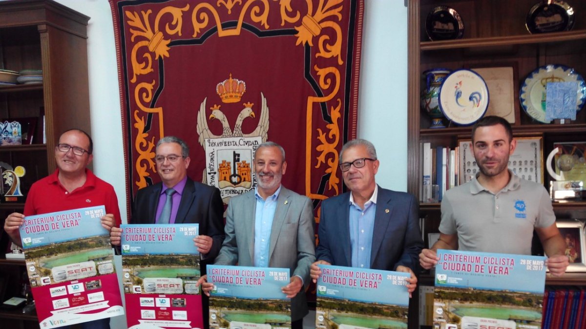 Presentación de la carrera en el Ayuntamiento de Vera.