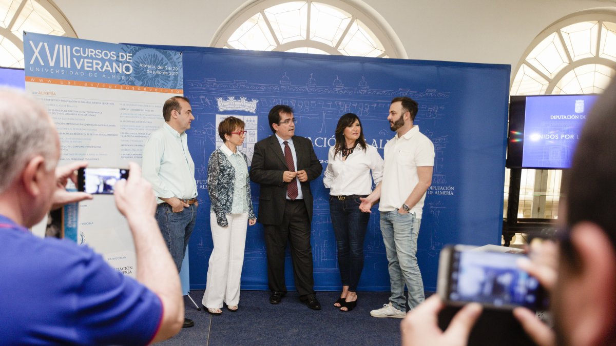 El curso de verano de la UAL se presentó ayer en el Palacio provincial.