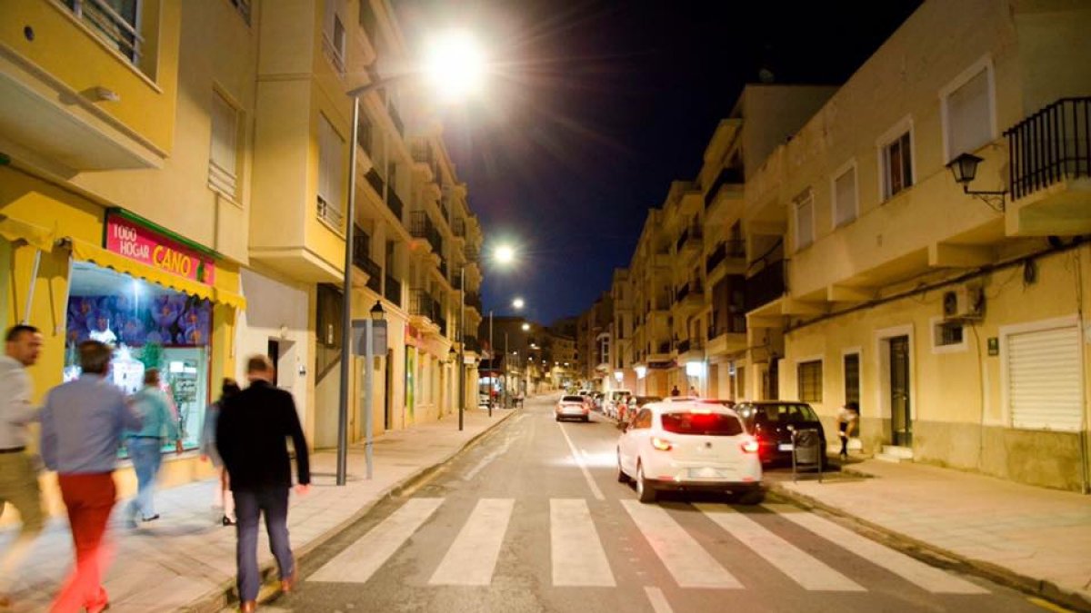 El alcalde hizo el acto de encendido del nuevo alumbrado la pasada semana.