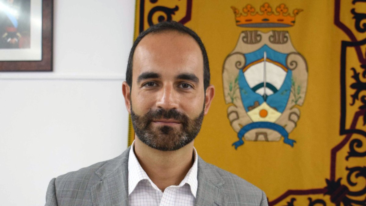 J.L. Amérigo, portavoz del PSOE?de Carboneras, pide la dimisón del alcalde.