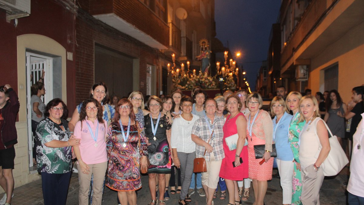 Antiguas alumnas salesianas de María Auxiliadora, entre las que se encuentra Teresa Ferre.
