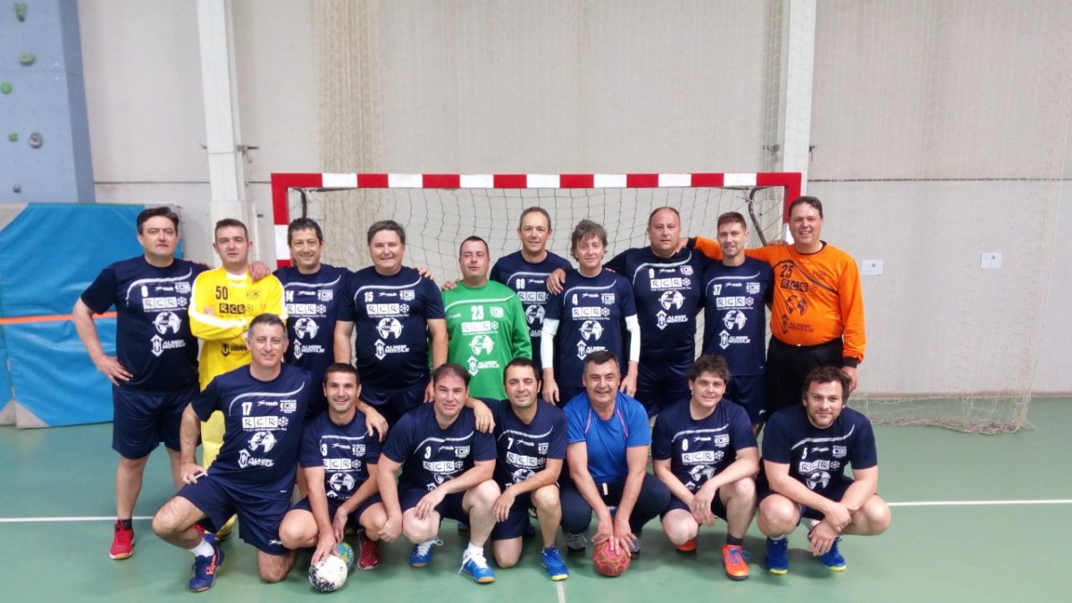 Viejos rokeros con la ilusión del primer día.