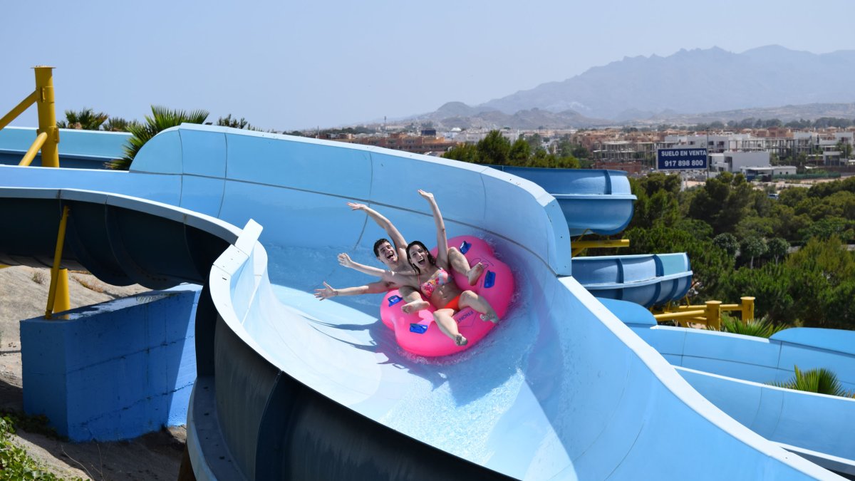 Aquavera está situado en la zona de Vera Playa.