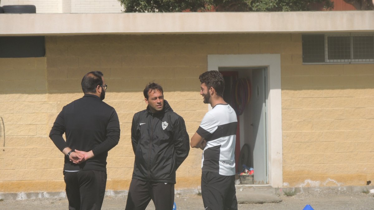 Fran Fernández, en el campo de la Vega de Acá.