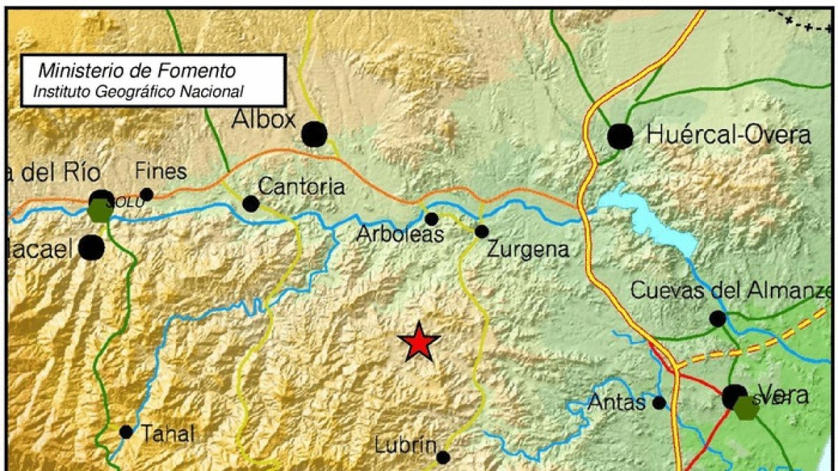 La estrella roja marca el punto del epicentro del terremoto, en el mapa del IGN.