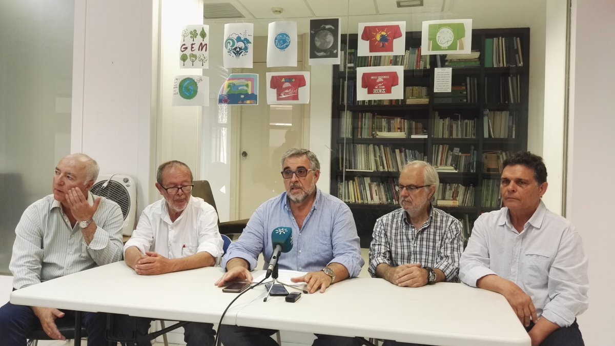 Rueda de prensa de la Mesa del Tren esta mañana.