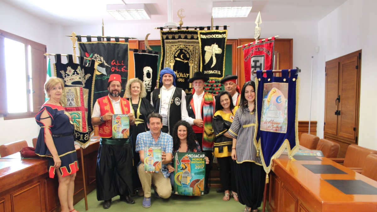 La asociación de Moros y Cristianos ha presentado la fiesta con muchas novedades en esta edición.