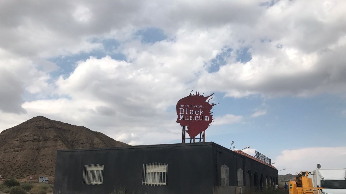 La Venta Alfaro convertida en el Black Museum para la serie Black Mirror.