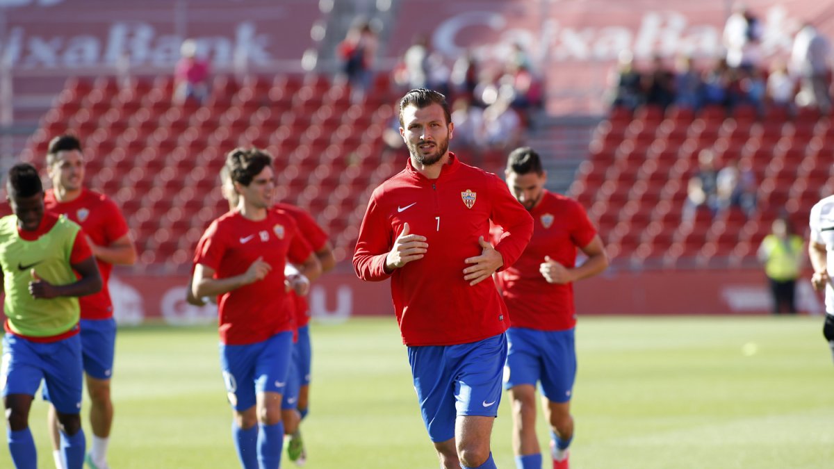 Motta en el calentamiento de Son Moix.