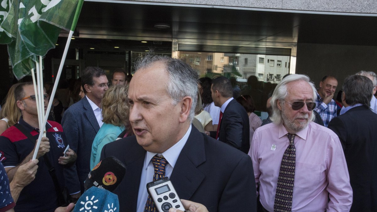 Luis Columna, juez decano en Almería.