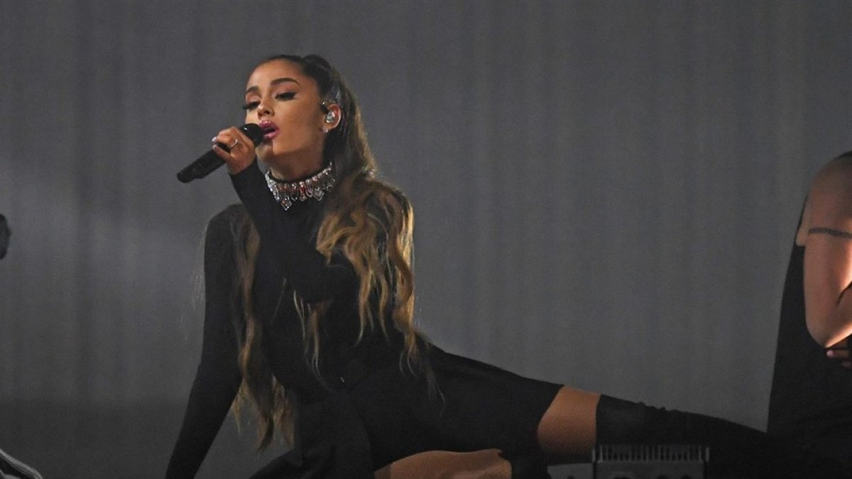 Ariana Grande en una de sus actuaciones.