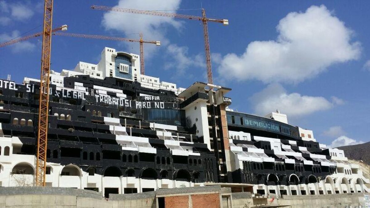 El polémico hotel de El Algarrobico, de Carboneras.