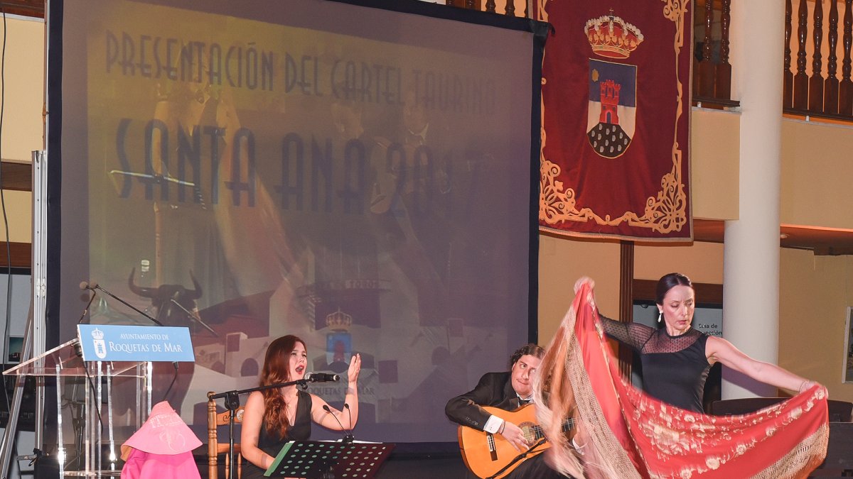 Un momento de la presentación de la feria taurina de Roquetas en el Castillo de Santa Ana.