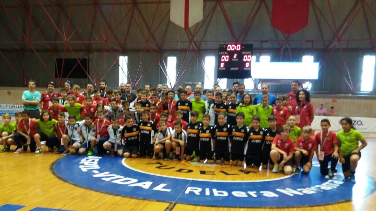 Los equipos participantes en el torneo.