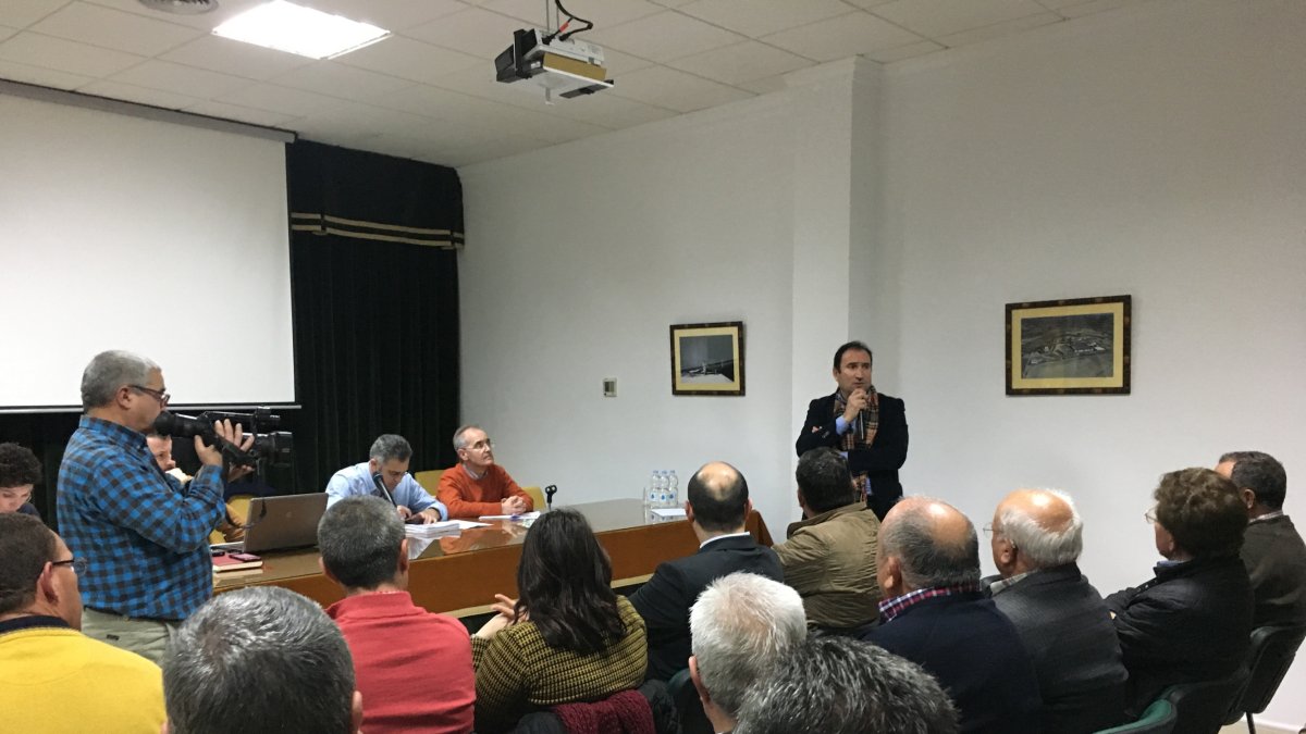 Una de las últimas reuniones en el consorcio.