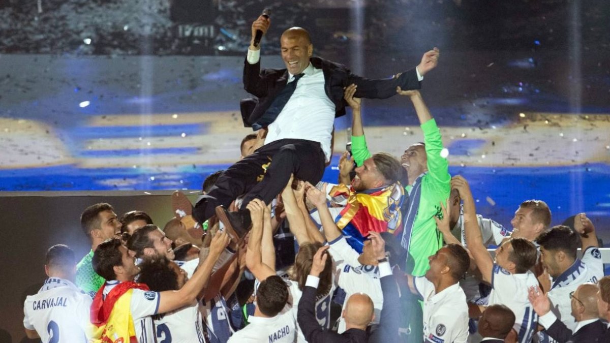Zidane celebrando.