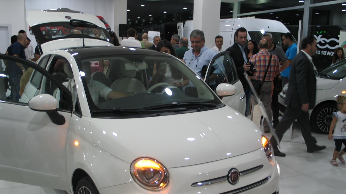 Concesionario de vehículos.