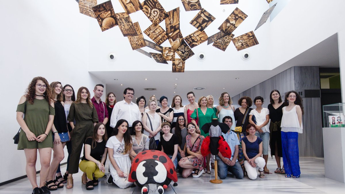 Foto de familia, ayer tras la inauguración.