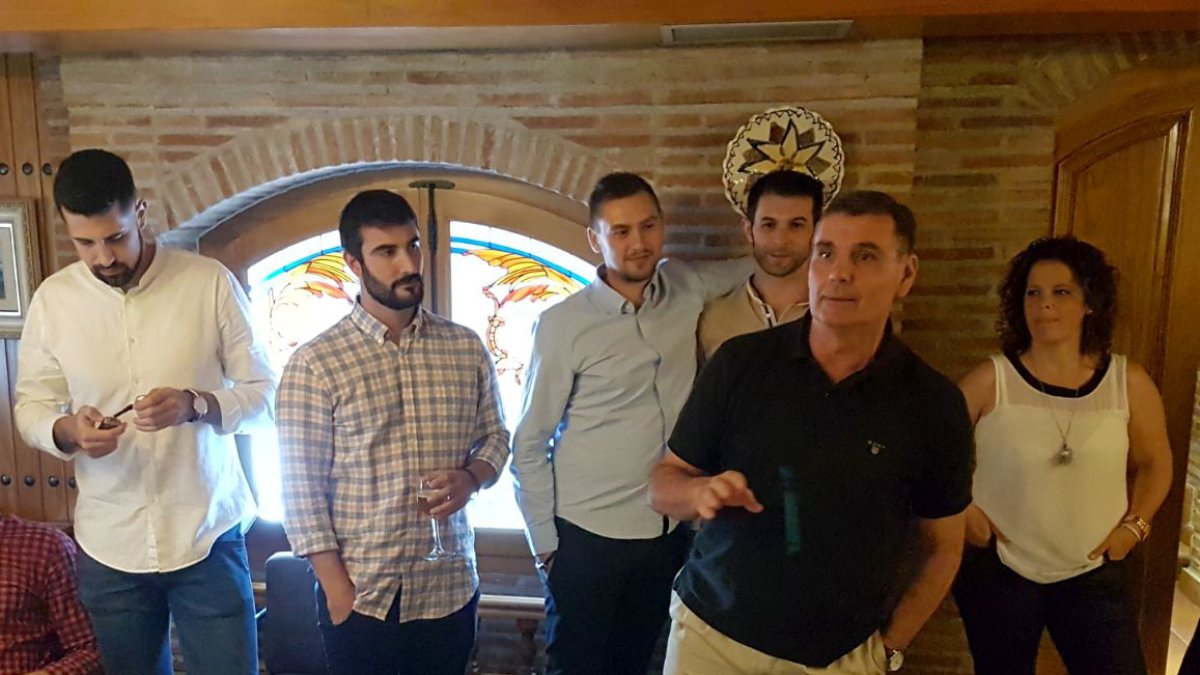 Paco Rueda tomando la palabra.