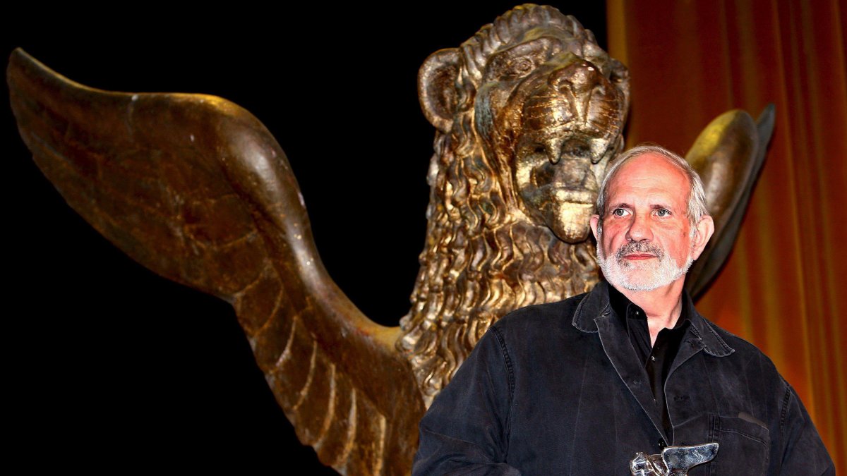 Brian De Palma con el León de Plata a la mejor dirección que ganó en Venecia en 2007 por Redacted.