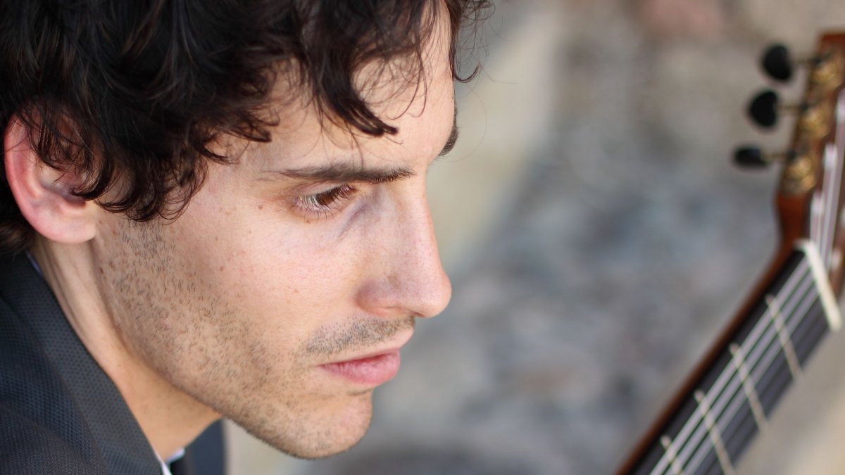 Alejandro Aparicio, guitarrista almeriense (Foto: Arturo Palenzuela).