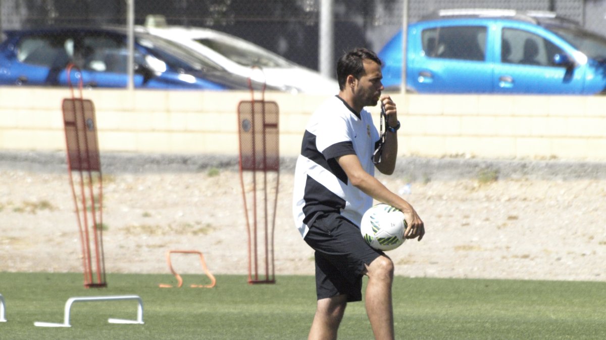 Fran Fernández en el campo de la Vega.