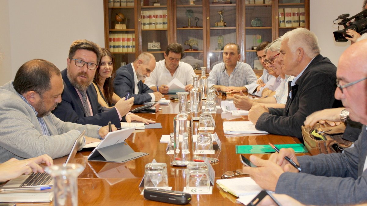 Primera reunión de Rodrigo Sánchez con organizaciones agrarias