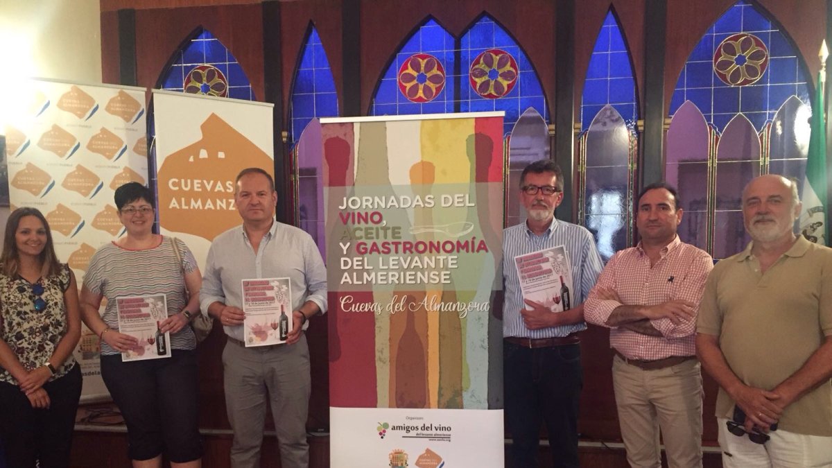 Presentación de las jornadas celebrada ayer en el ayuntamiento de Cuevas.