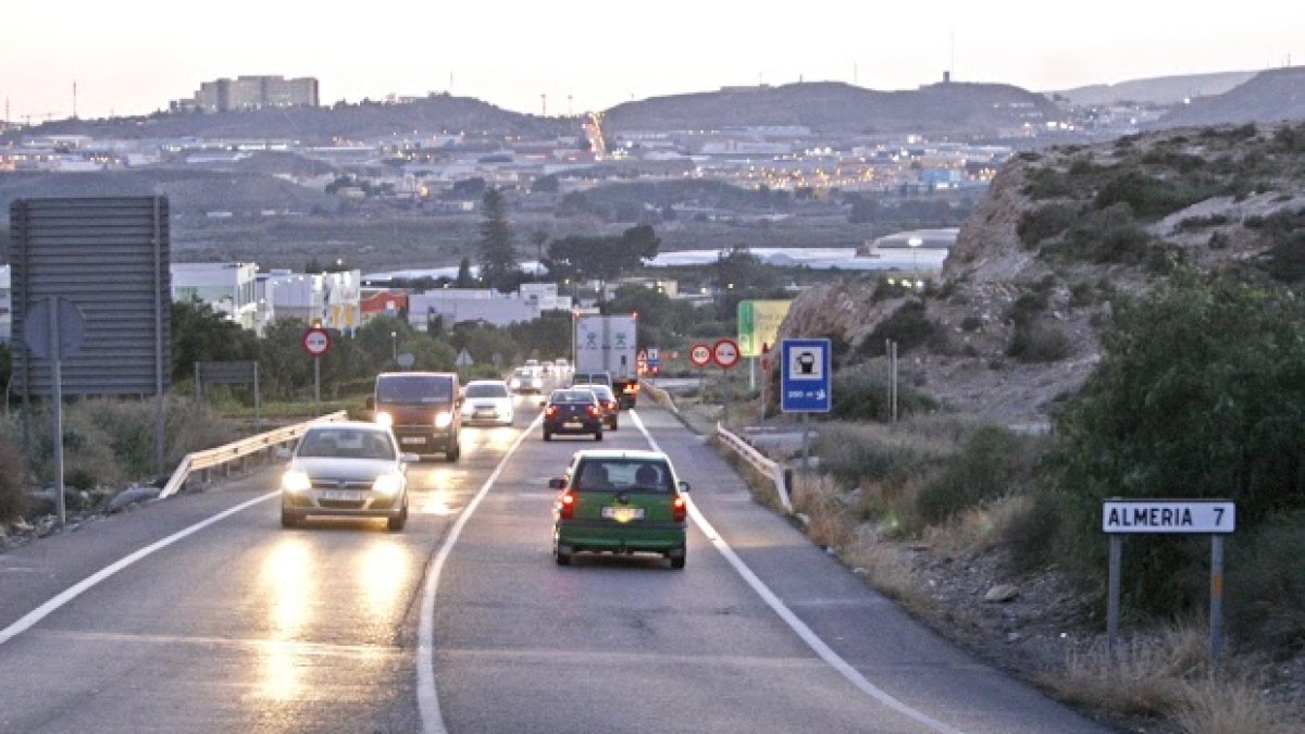 Una de las vías de acceso a la capital.