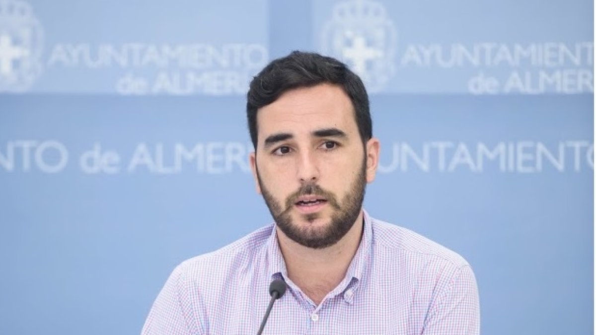 Carlos Sánchez, concejal de Fomento, Comercio y Playas.