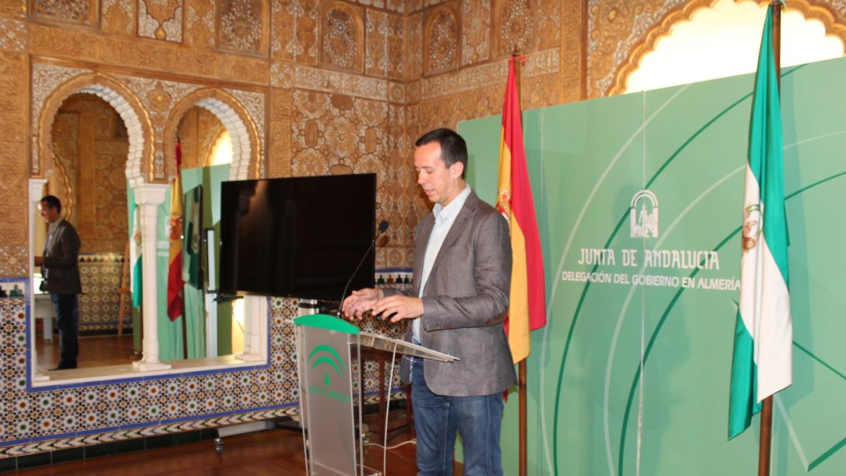 El delegado de Igualdad, Salud y Políticas Sociales ha presentado el programa de Escuelas de Verano.