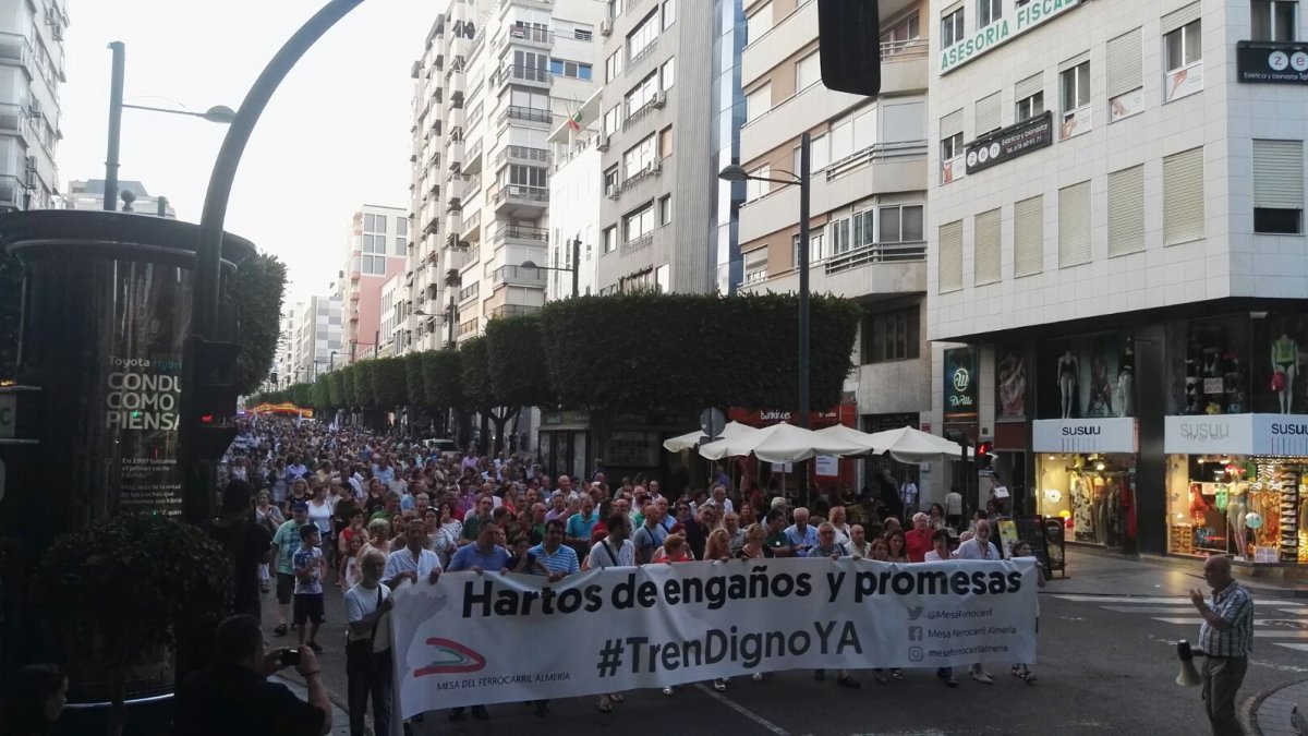 Movilización de los almerienses en el Paseo de Almería