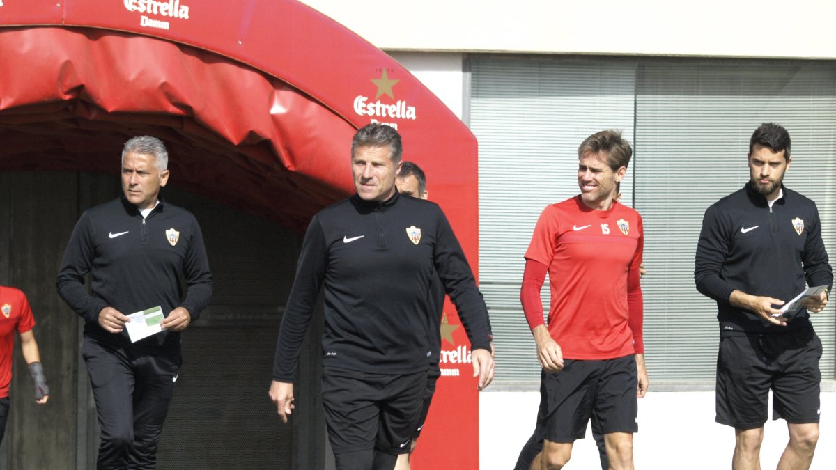 Ángel Férez lleva ocho años en el Almería.