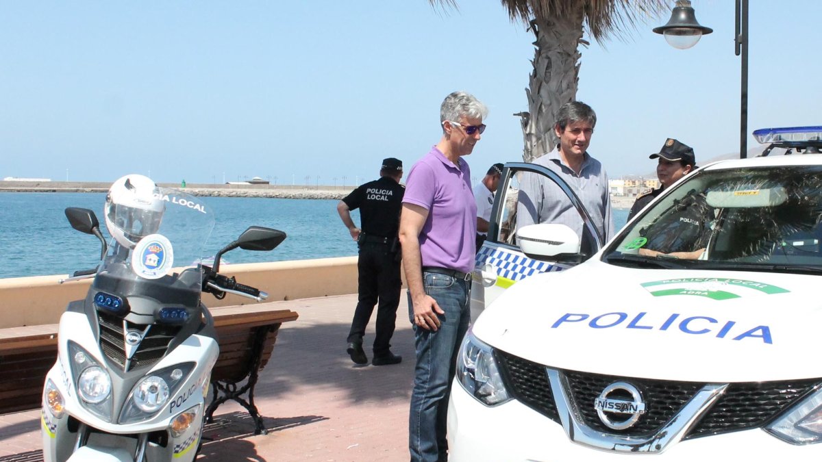 Dotación de vehículos para la Patrulla de playas.