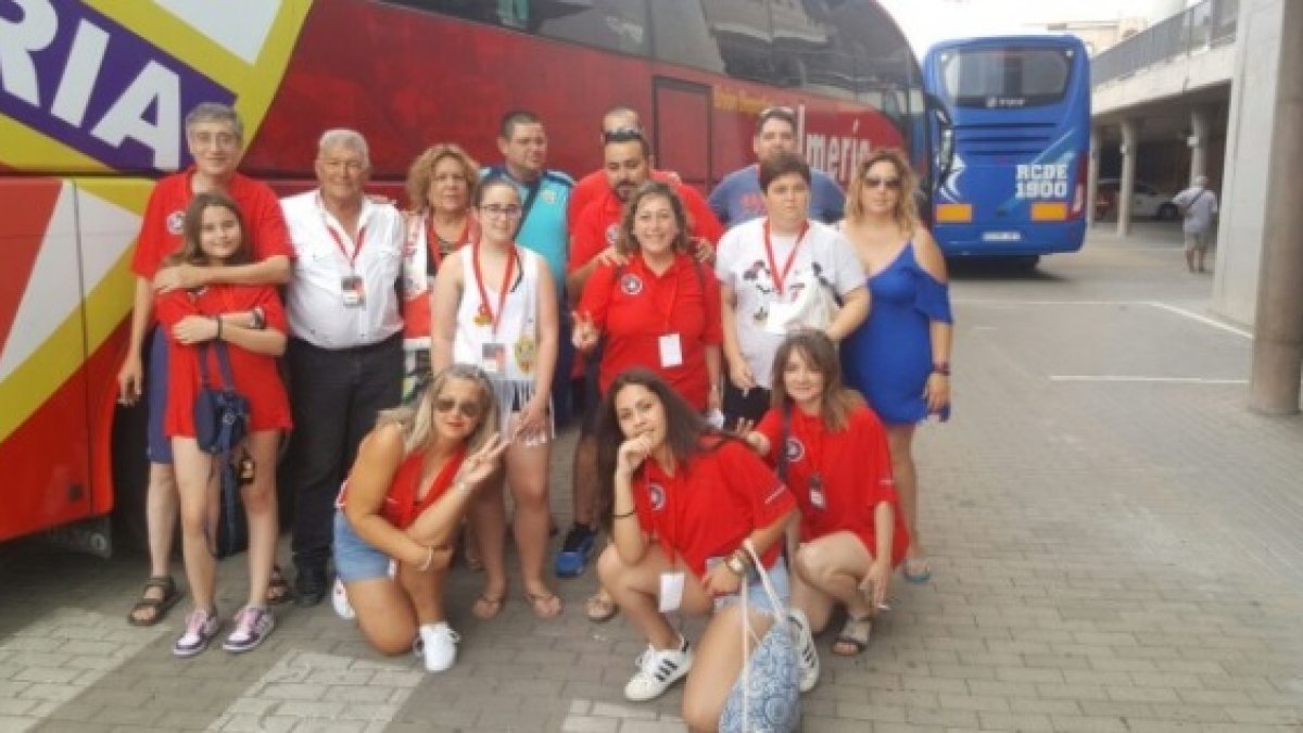 Las peñas rojiblancas estuvieron en Granada.