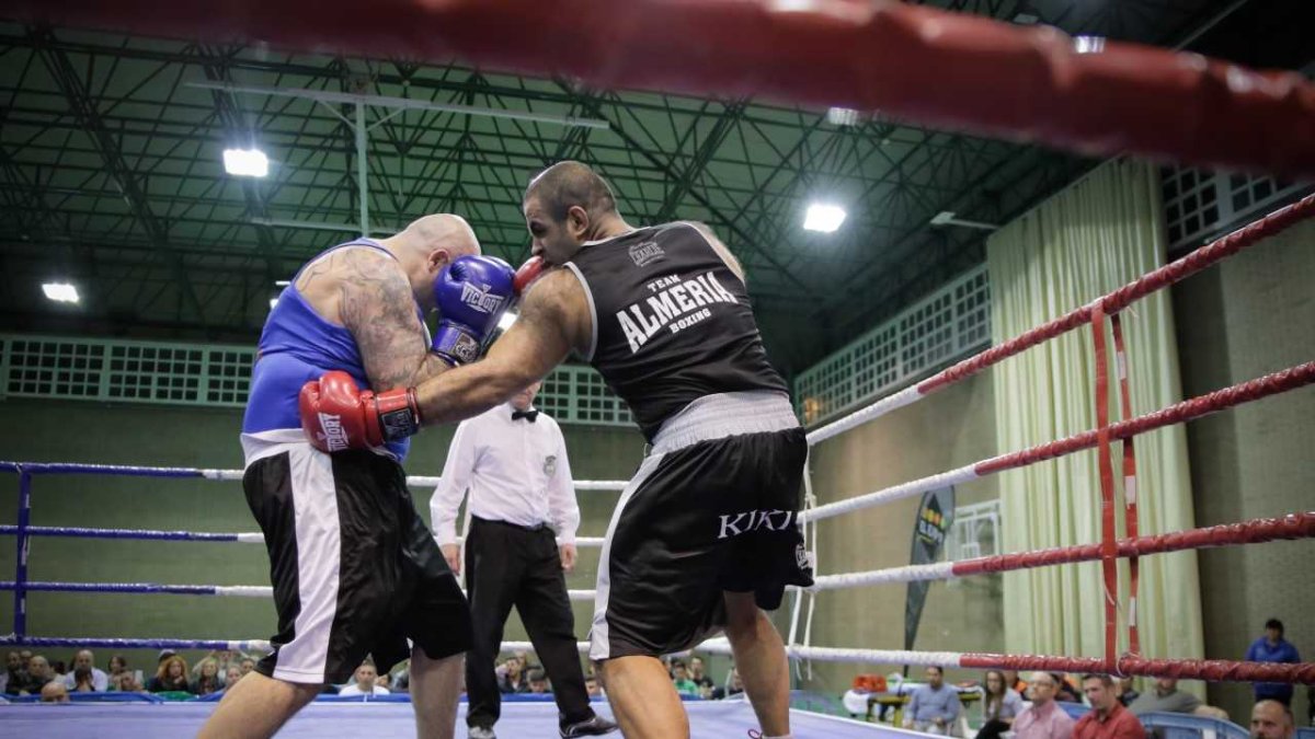 El campeón en plena pelea.
