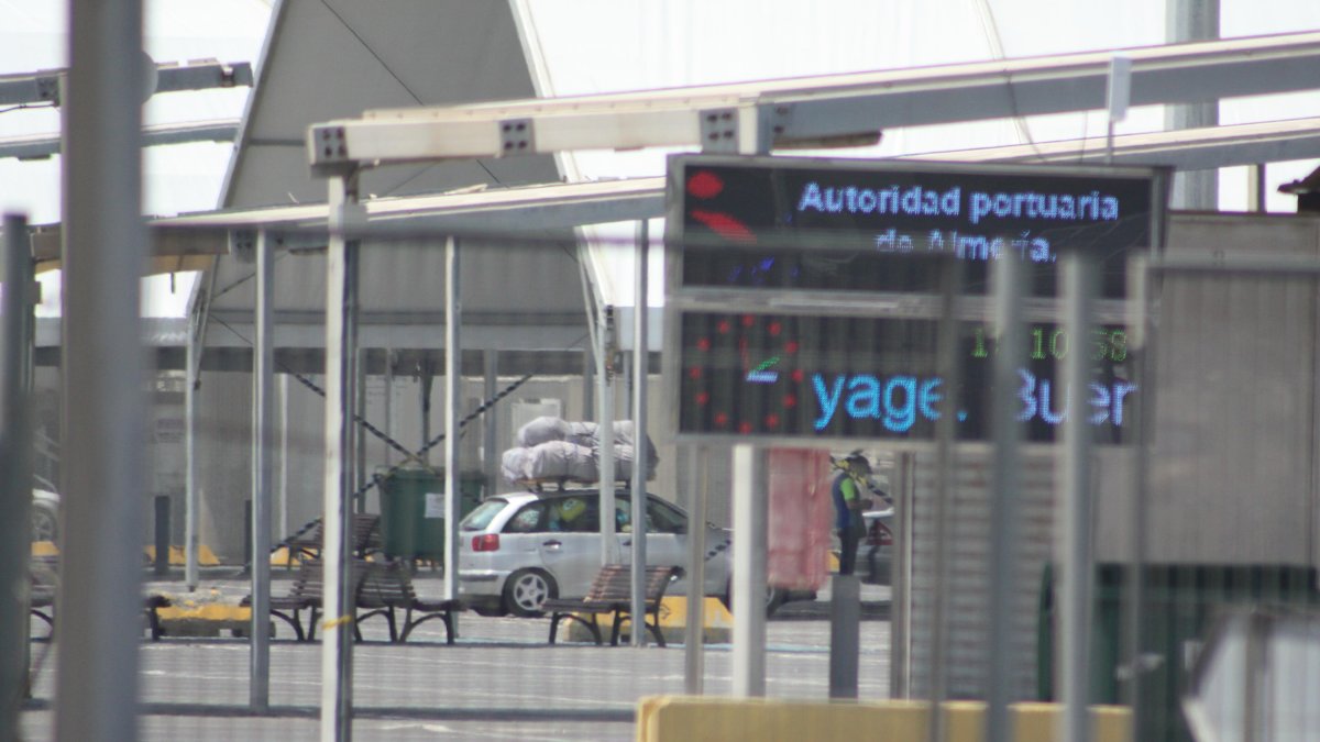 Panorámica del Puerto de Almería en el inicio de la OPE