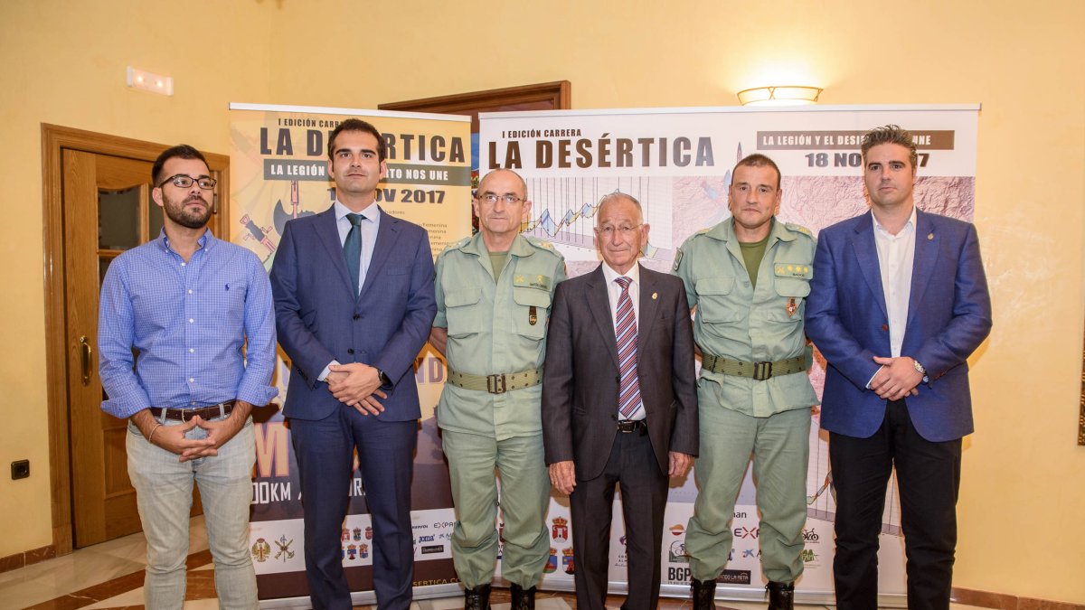 Presentación con el alcalde Fernández-Pacheco.