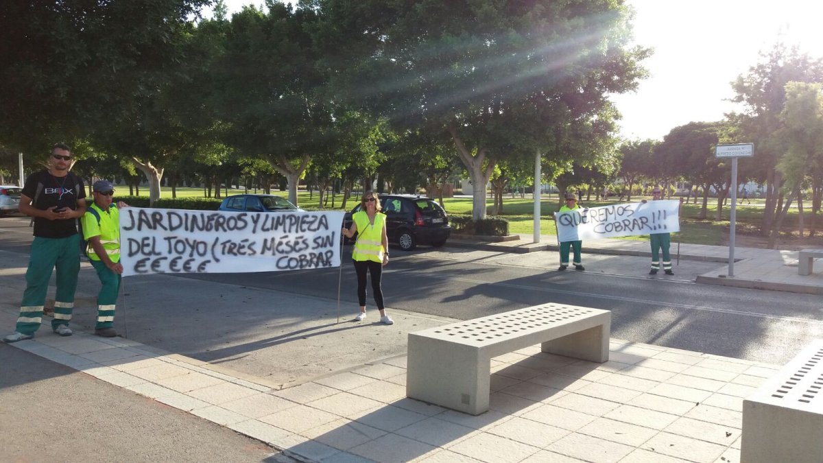 Movilización de los trabajadores de jardines de El Toyo