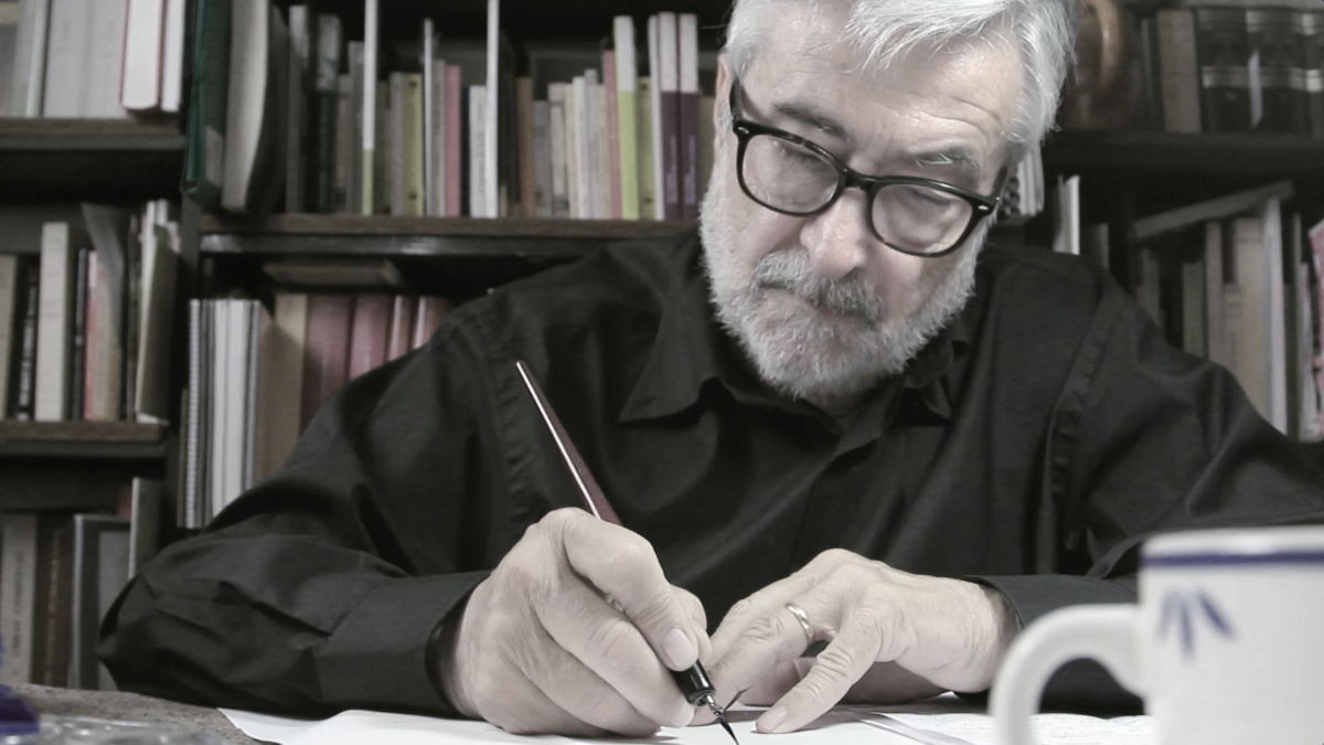 Antonio Serrano recrea en el audiovisual el momento en que fue escrita la carta.