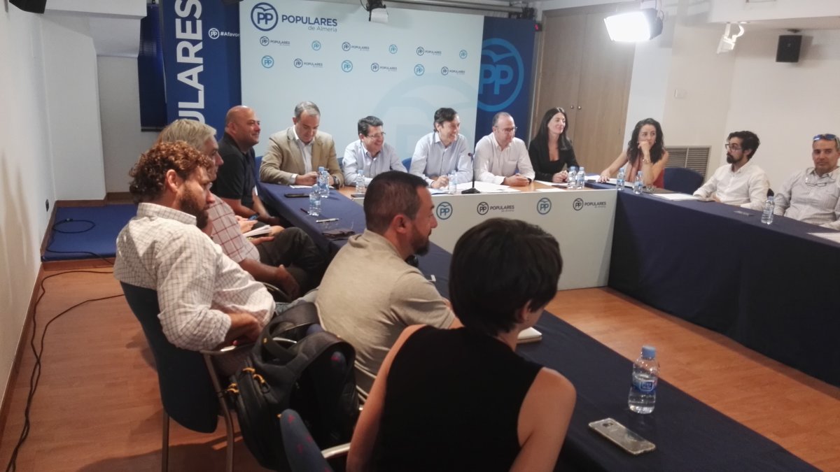 Reunión del PP con autónomos.