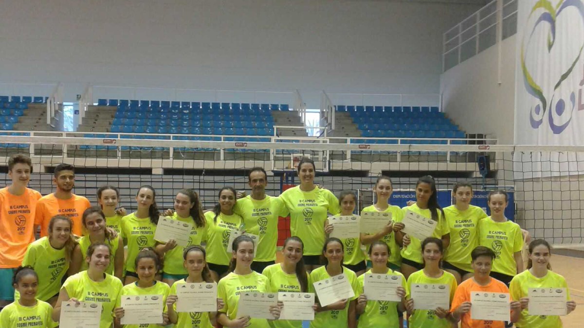 Los alumnos diplomados en el Campus Prenafeta.
